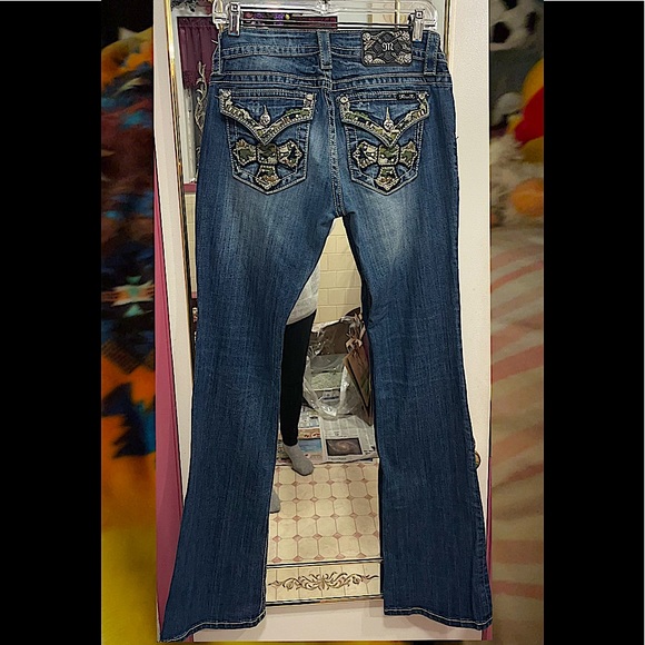 ❌Sold❌Miss Me, distressed style, signature boot cut jeans. Like new condition - Picture 2 of 15